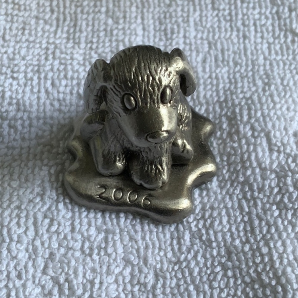 Girl Scout Pewter Incentive Awards  
Miniature Pewter Dog Figurine 2006